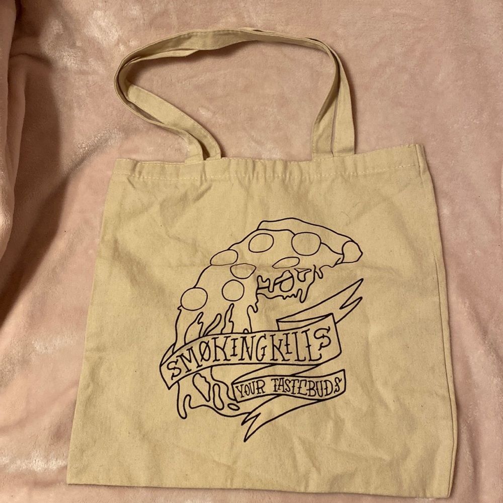 "Smoking Kills Your Tastebuds" tote bag